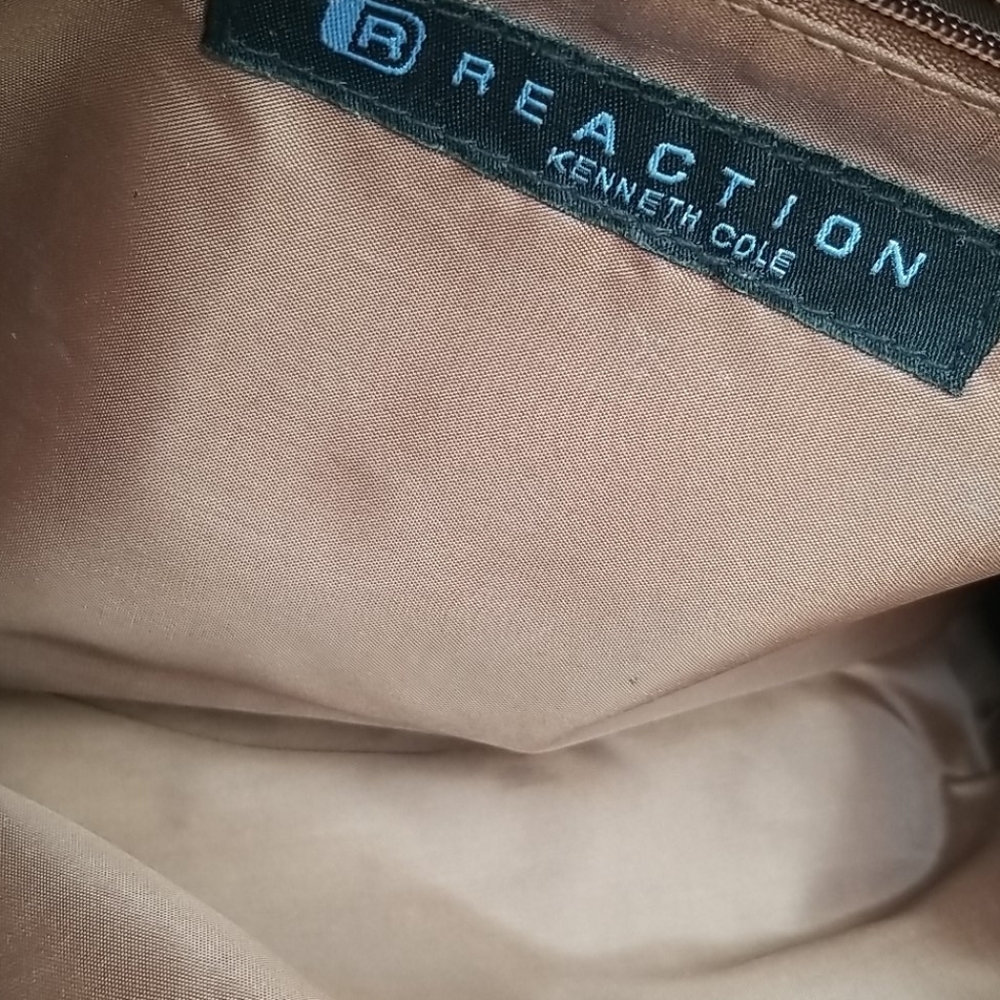 Kenneth Cole Reaction tan leather shoulder bag Flap closure - Picture 8 of 8